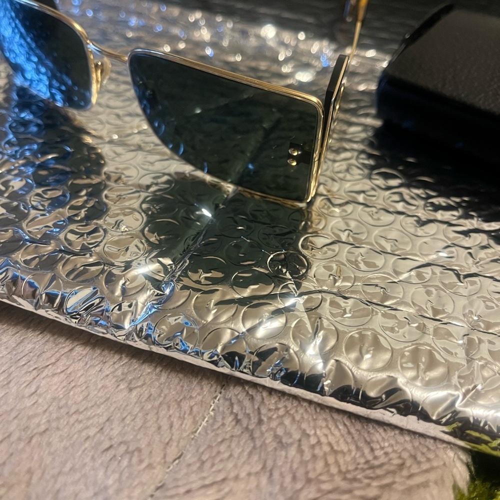 Burberry Men's Rectangular Frame Aviator Sunglasses - Gold - 9/10 Condition